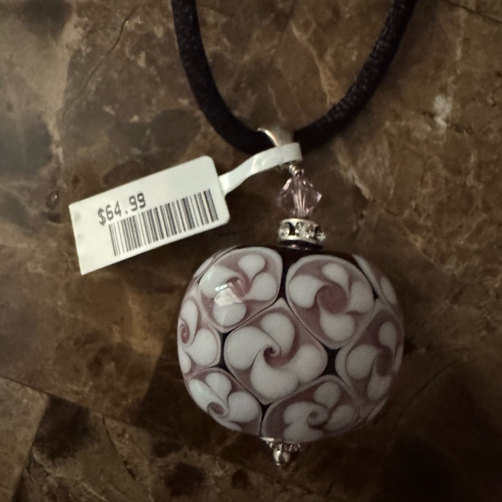 Lucky Clover Elegant Swirl Pendant Necklace